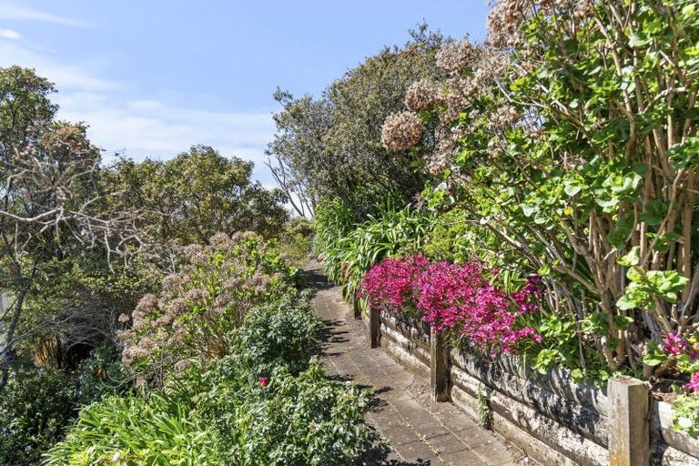 Photo of property in 9 Chatswood Grove, Fitzroy, New Plymouth, 4312