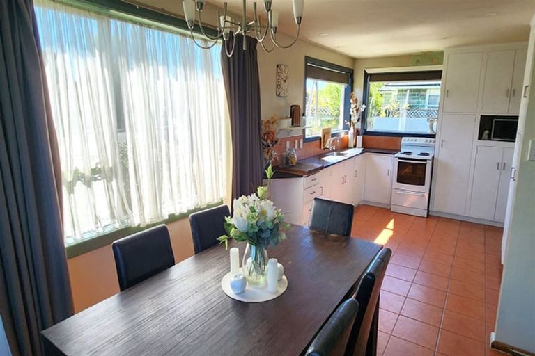 Photo of property in 27 Geddis Street, Rangiora, 7400