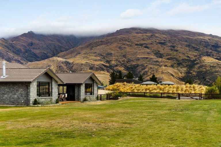 Photo of property in 11 Macmillan Lane, Mount Pisa, Cromwell, 9383