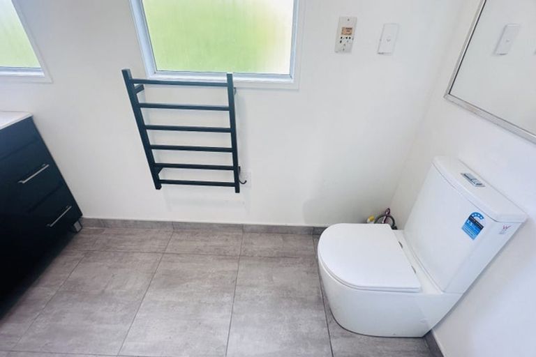 Photo of property in 151 Bleakhouse Road, Mellons Bay, Auckland, 2014