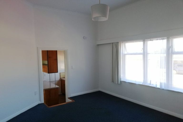 Photo of property in 16 Toru Street, Lyall Bay, Wellington, 6022