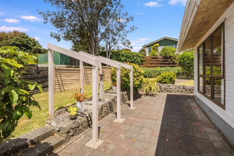 Photo of property in 32 Hicks Close, Whitby, Porirua, 5024