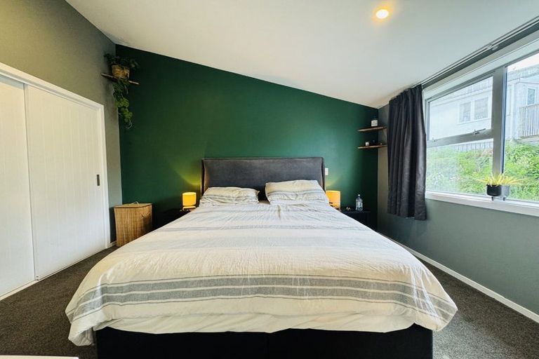 Photo of property in 5/20 Glanmire Road, Newlands, Wellington, 6037