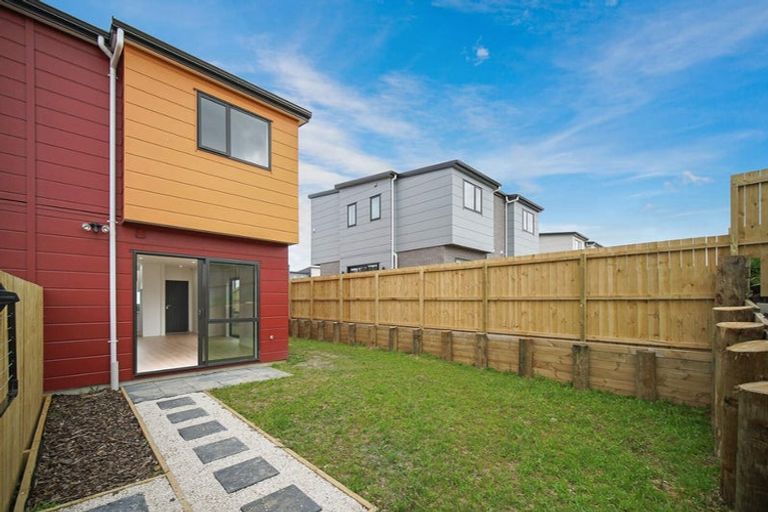 Photo of property in 8a Poruru Close, Papakura, 2110