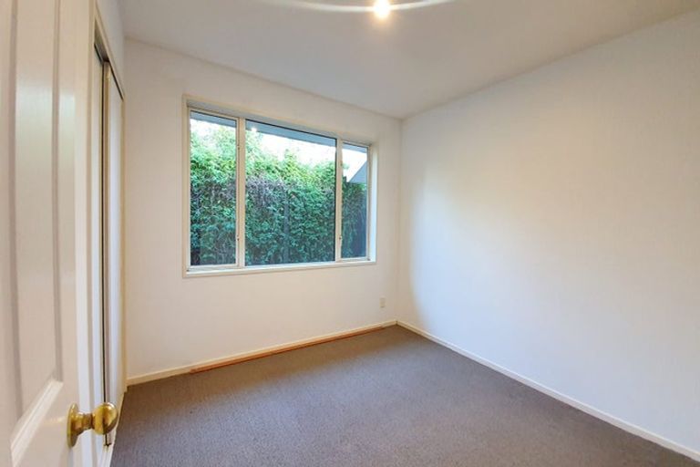 Photo of property in 14 Wendy Place, Heathcote Valley, Christchurch, 8022