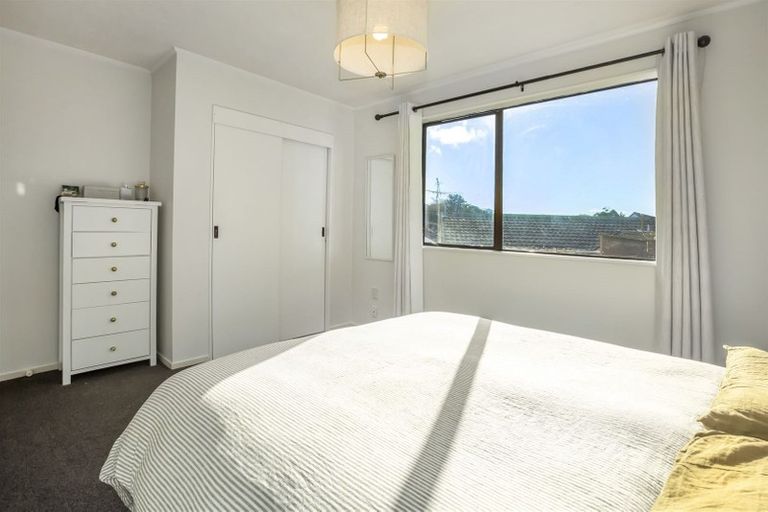 Photo of property in 76 Omapere Street, Whitby, Porirua, 5024