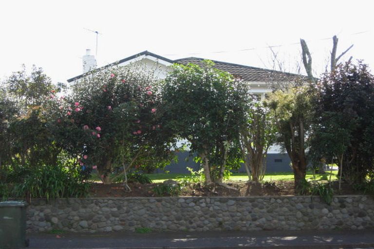 Photo of property in 70 Tukapa Street, Westown, New Plymouth, 4310