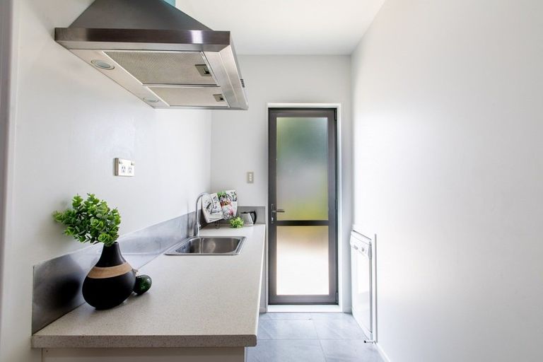 Photo of property in 12 Hampshire Court, Flagstaff, Hamilton, 3210