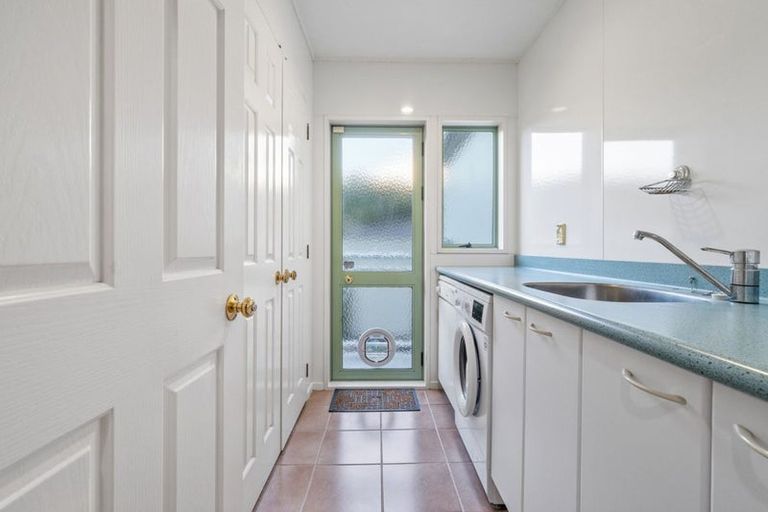 Photo of property in 9 Mariposa Crescent, Birkenhead, Auckland, 0626