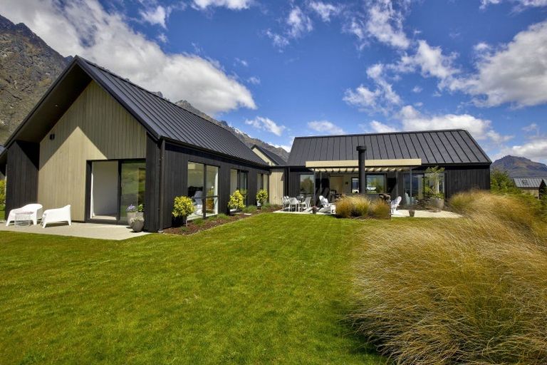 Photo of property in 1 Chimney Lane, Jacks Point, Queenstown, 9371