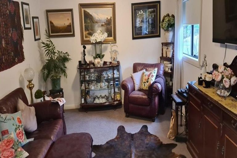Photo of property in 131 Arapaepae Road South, Levin, 5571