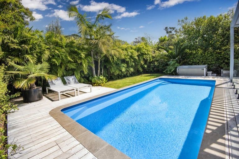 Photo of property in 11 Cheltenham Road, Devonport, Auckland, 0624