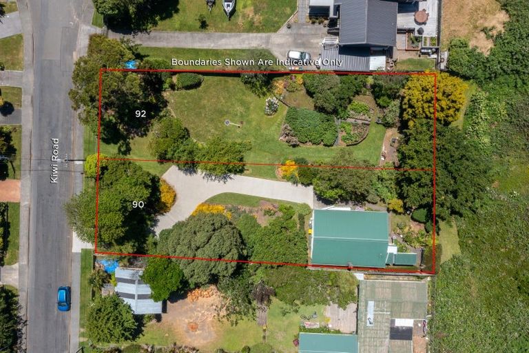 Photo of property in 90-92 Kiwi Road, Raumati Beach, Paraparaumu, 5032