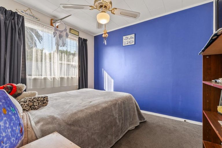 Photo of property in 39 Rehia Road, Massey, Auckland, 0614