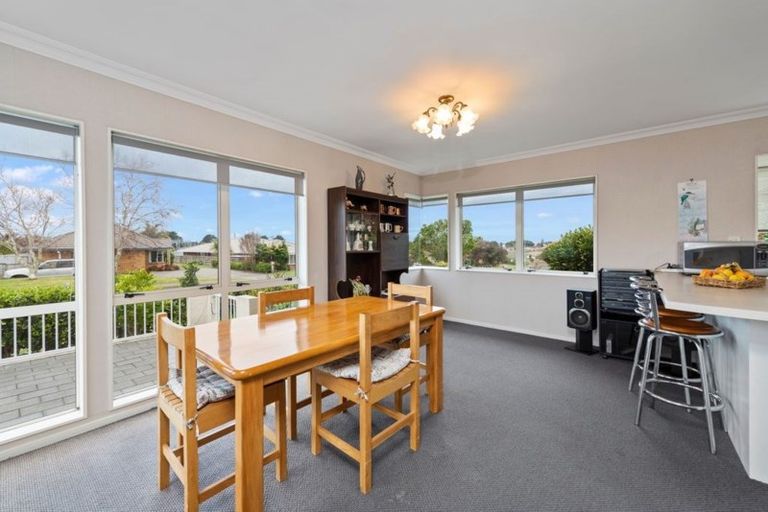 Photo of property in 32 Bayfair Drive, Mount Maunganui, 3116