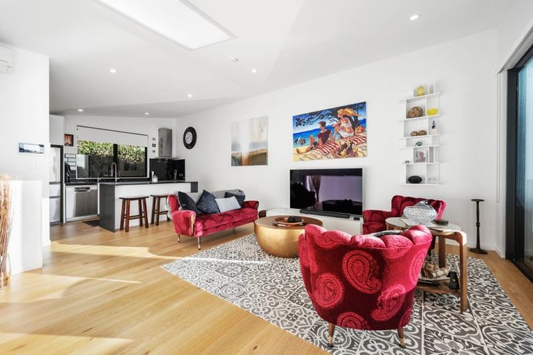 Photo of property in 18u1 Oriental Terrace, Oriental Bay, Wellington, 6011