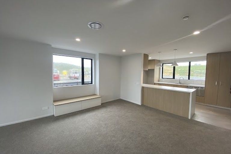 Photo of property in 50 Oakum Road, Whitby, 5024