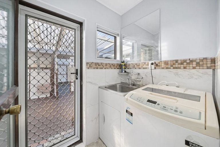 Photo of property in 2/86 Alfriston Road, Manurewa East, Auckland, 2102