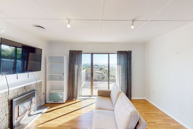 Photo of property in 22 Link Road, Newlands, Wellington, 6037