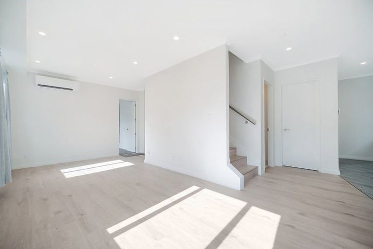 Photo of property in 421a Bucklands Beach Road, Bucklands Beach, Auckland, 2012