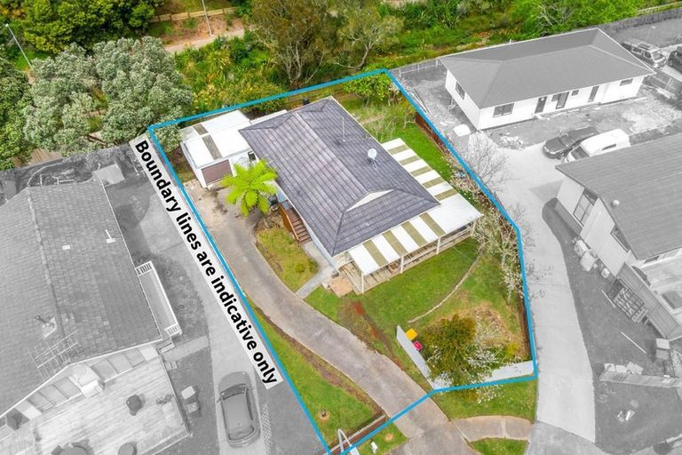 Photo of property in 24 Scarlock Avenue, Browns Bay, Auckland, 0630