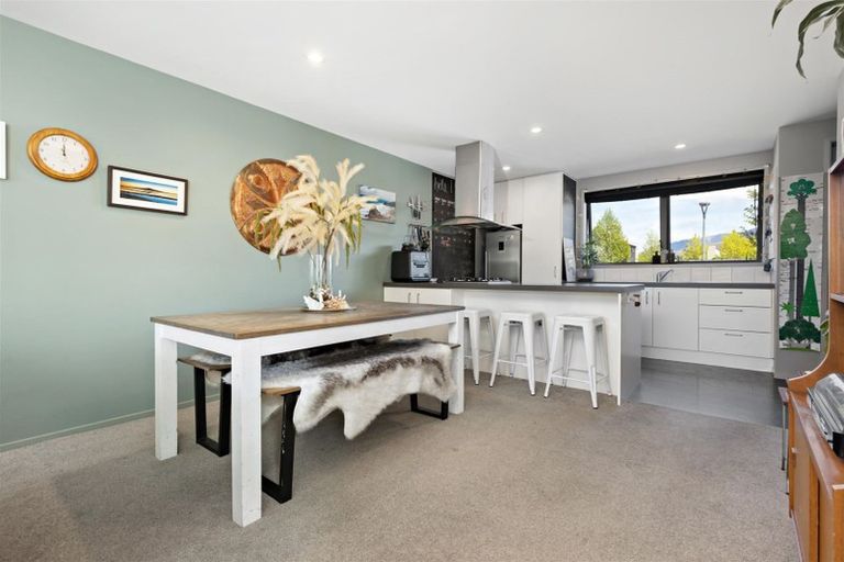 Photo of property in 8 Hope Avenue, Lake Hayes, Queenstown, 9304