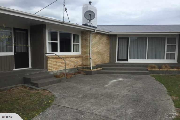 Photo of property in 104 Manawapou Road, Hawera, 4610