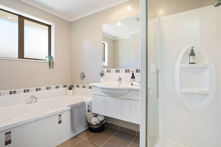 Photo of property in 8 Hoihere Place, Parklands, Christchurch, 8083