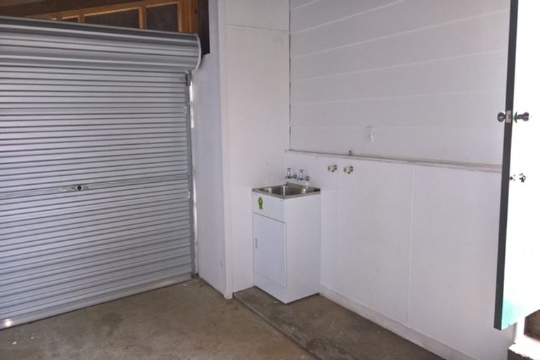 Photo of property in 2/29 Becker Drive, Weymouth, Auckland, 2103