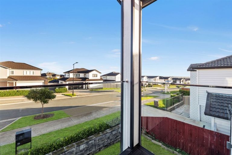 Photo of property in 32 Nola Dawn Avenue, Papakura, 2110