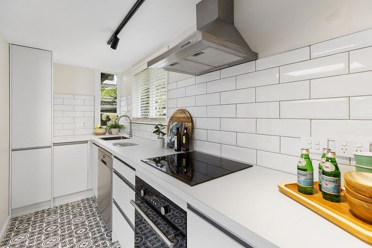 Photo of property in 116 Wallace Street, Mount Cook, Wellington, 6021