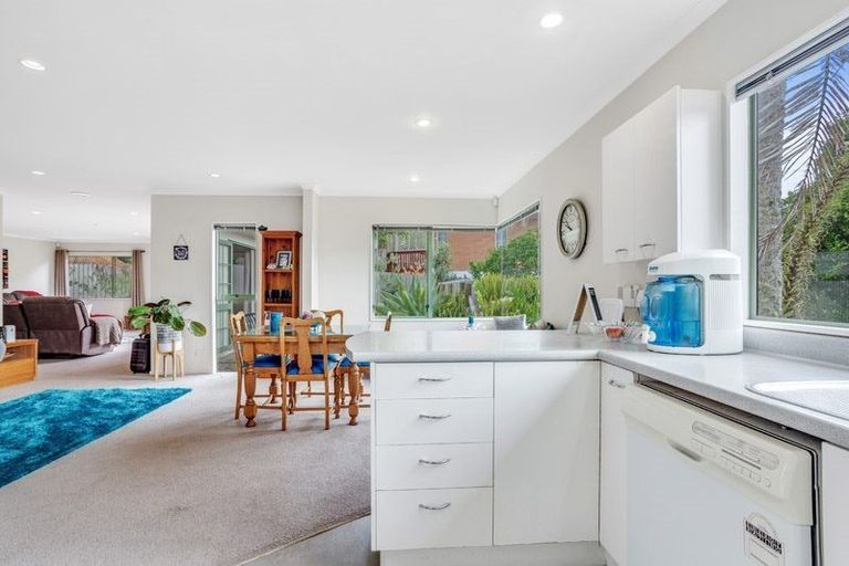 Photo of property in 3 Princess Maria Place, Massey, Auckland, 0614