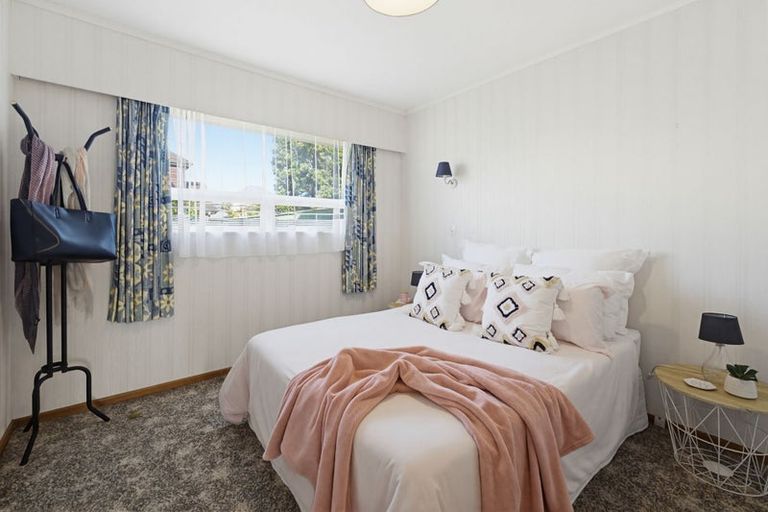 Photo of property in 15-16 Amberley Grove, Hutt Central, Lower Hutt, 5010