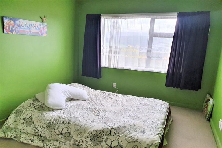 Photo of property in 6 Ormrod Grove, Riverstone Terraces, Upper Hutt, 5018