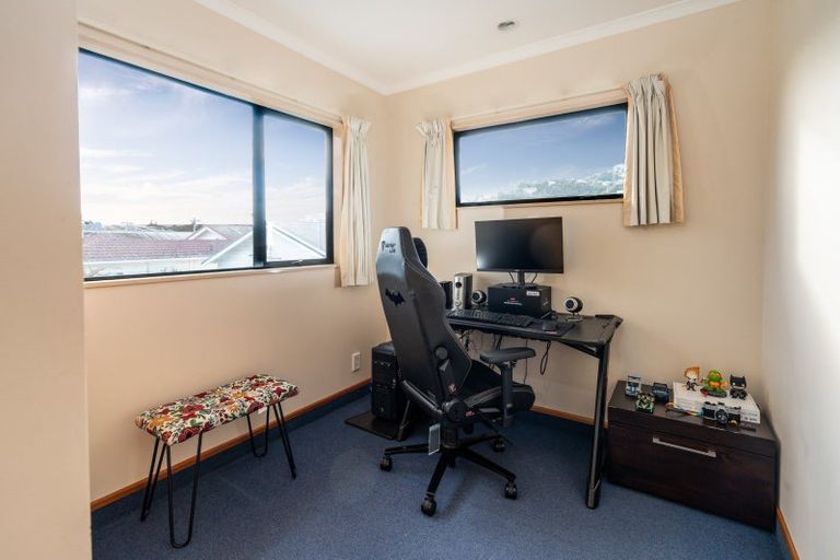 Photo of property in 31 Argentine Avenue, Miramar, Wellington, 6022