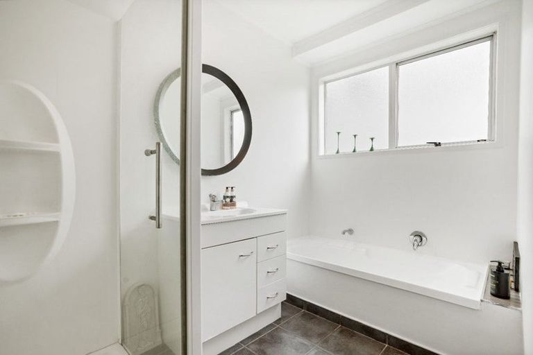 Photo of property in 44 Clyma Place, Massey, Auckland, 0614