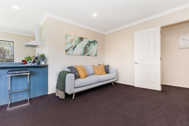 Photo of property in 11 Lieshout Way, Pukekohe, 2120