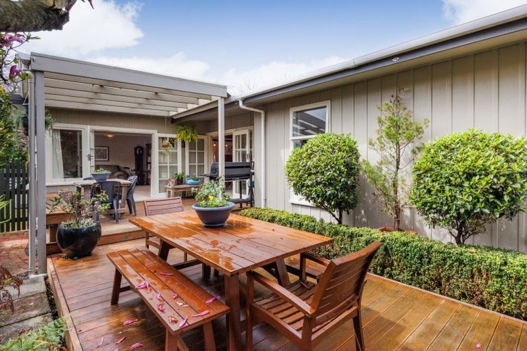 Photo of property in 121 Ruamahanga Crescent, Terrace End, Palmerston North, 4410