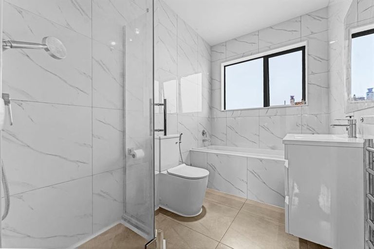 Photo of property in 18 Calder Crescent, Pokeno, 2402