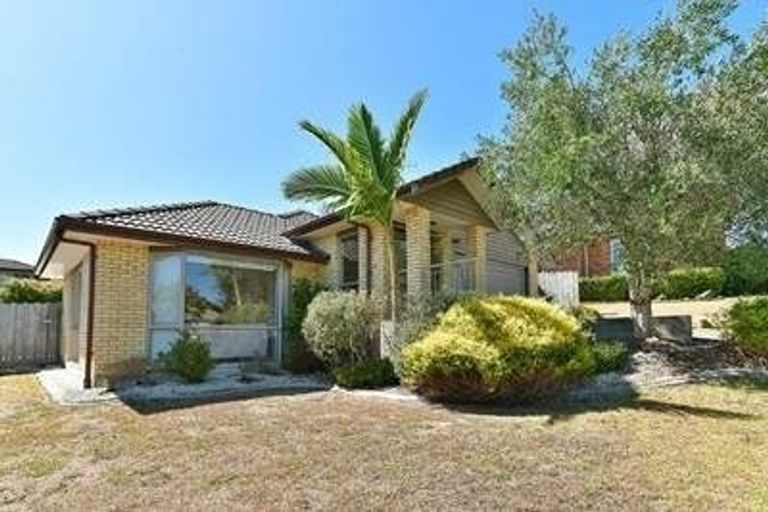 Photo of property in 5 Seamount Drive, Red Beach, 0932