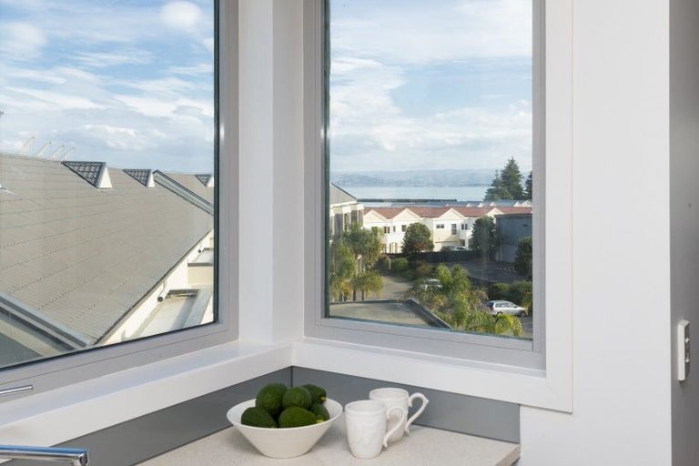 Photo of property in Marina View Apartments, 307/4 Reads Quay, Gisborne, 4010