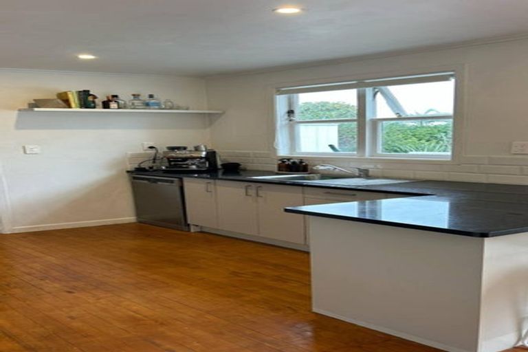 Photo of property in 1/11 Tristram Avenue, Forrest Hill, Auckland, 0620