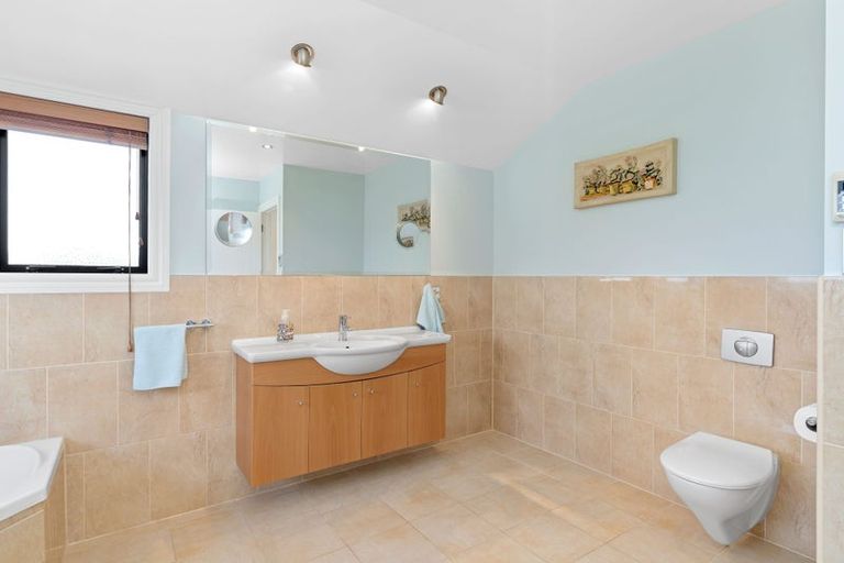 Photo of property in 93 Regent Drive, Paraparaumu Beach, Paraparaumu, 5032