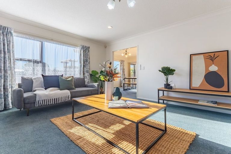 Photo of property in 1 Inverell Place, Waikanae, 5036
