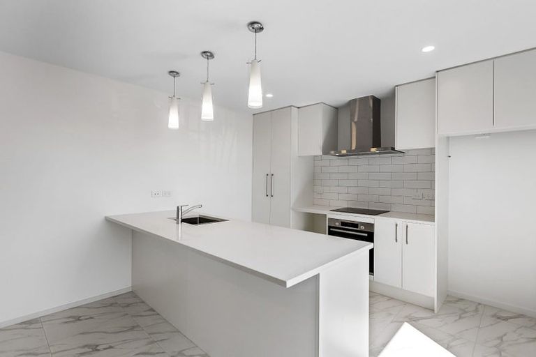 Photo of property in 47a Lynwood Road, New Lynn, Auckland, 0600