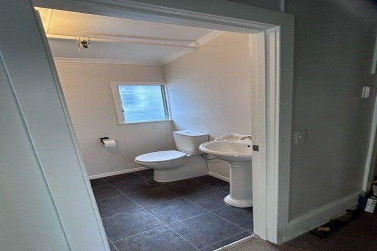 Photo of property in 21 Ongo Road, Hunterville, 4730