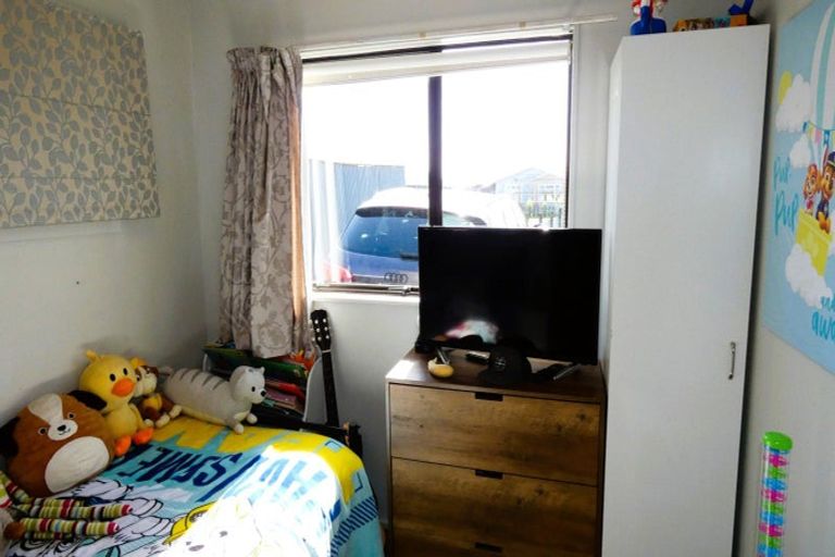 Photo of property in 24 Coates Street, Westport, 7825