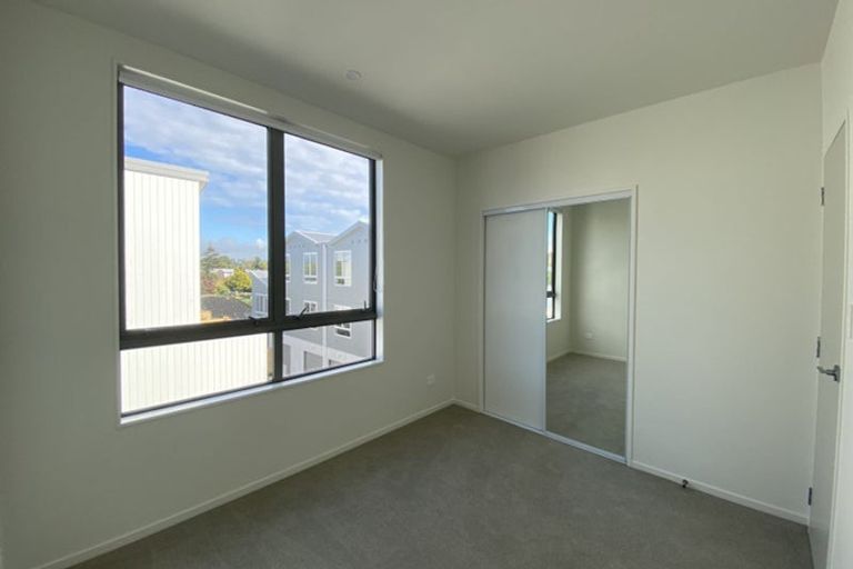 Photo of property in 588c Te Atatu Road, Te Atatu Peninsula, Auckland, 0610