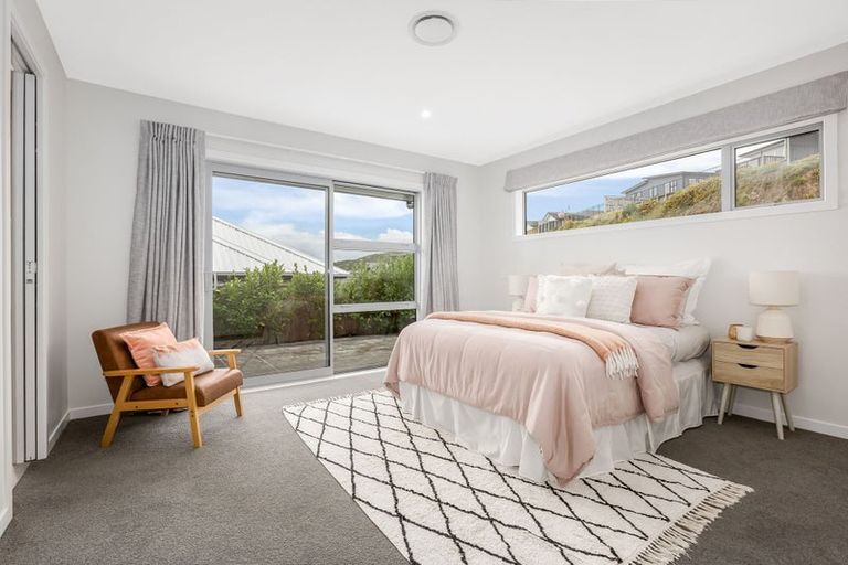 Photo of property in 49 Waitaria Terrace, Aotea, Porirua, 5024
