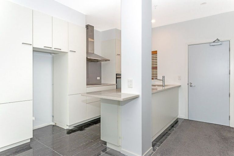 Photo of property in Marina View Apartments, 201/4 Reads Quay, Gisborne, 4010